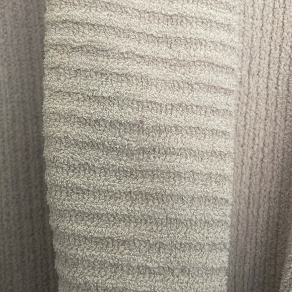 Natori oatmeal toggle closure sweater M - Picture 4 of 5